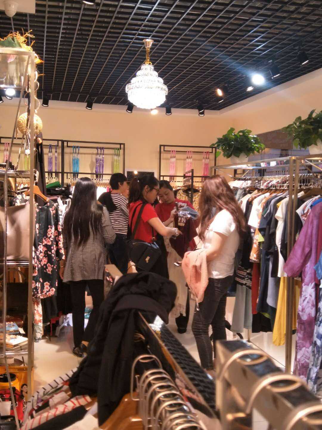 女装折扣店哪个地方拿货便宜